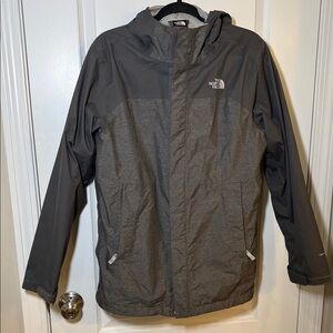 The North Face Men's Two-Tone Gray Raincoat, Boys XL 18-20